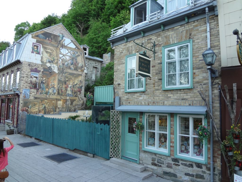 Librairie Père Frédéric storefront